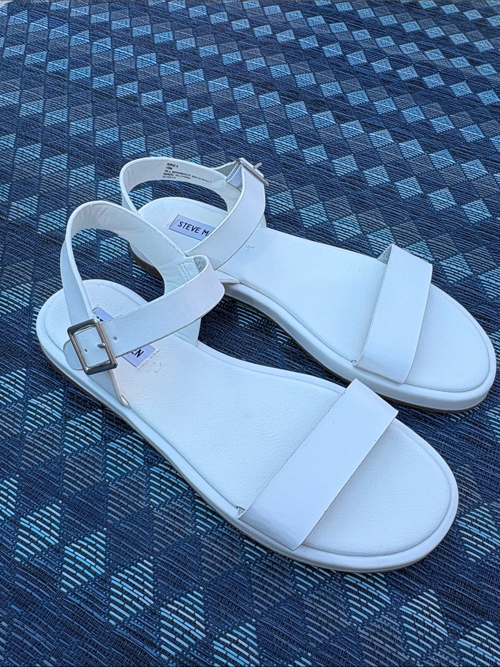 NWOT Steve Madden Women's White Ankle Strap Sandals size 10